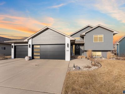 7660 S Rose Crest Ct, Sioux Falls, SD, 57108