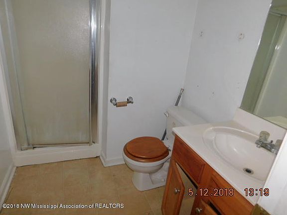 3rd image of 661 W Lake Dr