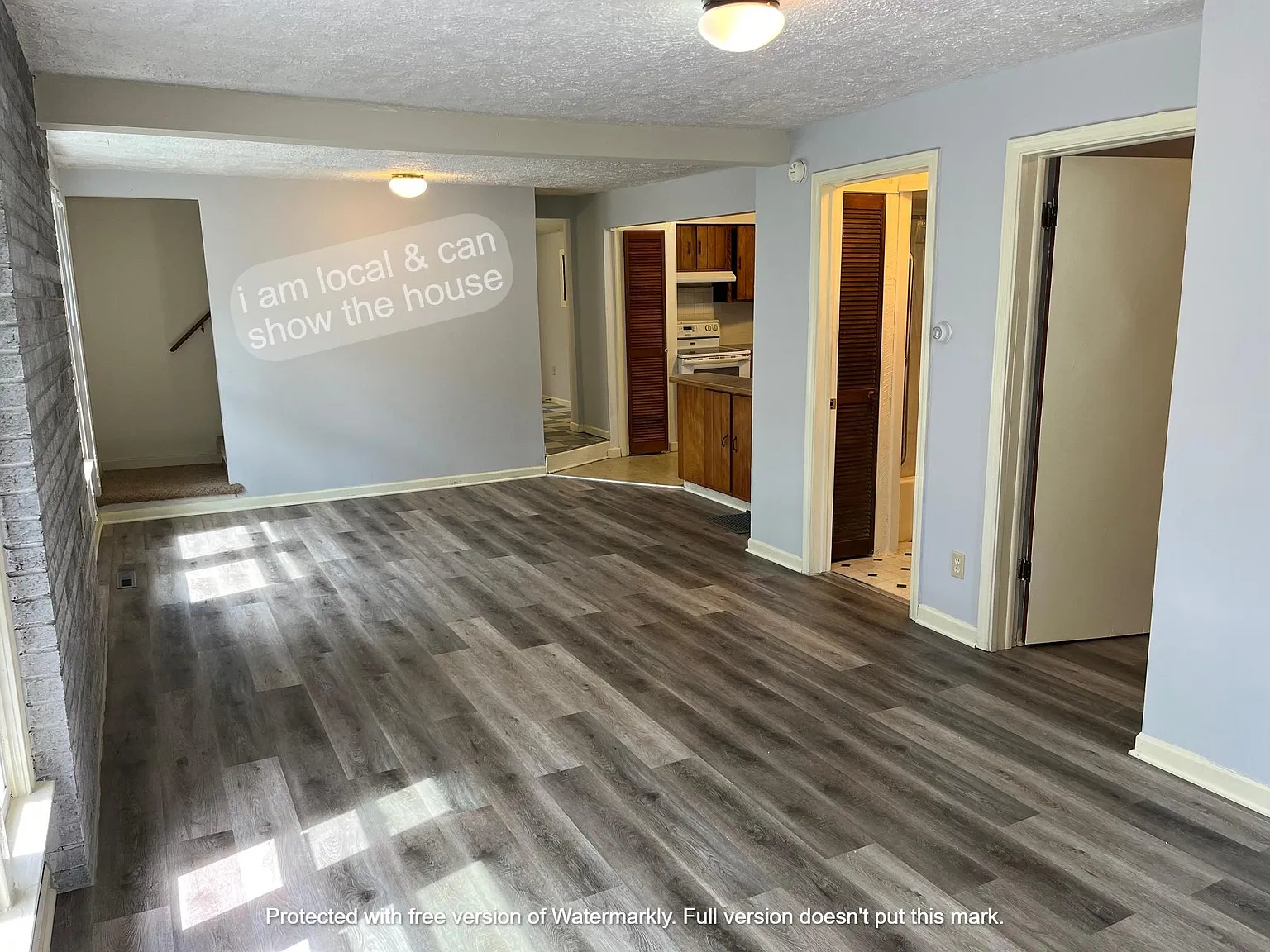 533 Woodrow Ave — Photo 3