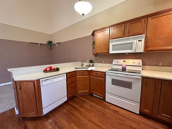 2nd image of 138 Brookfield Ln Unit 138