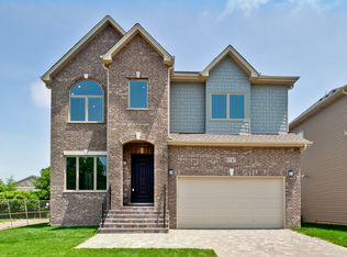 1747 Greenwood Rd, Glenview, IL 60026