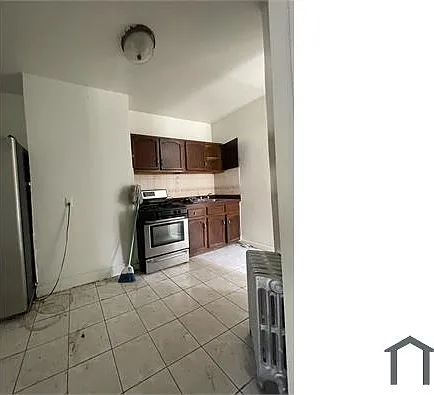 3 bed, $3,777 — Photo 2