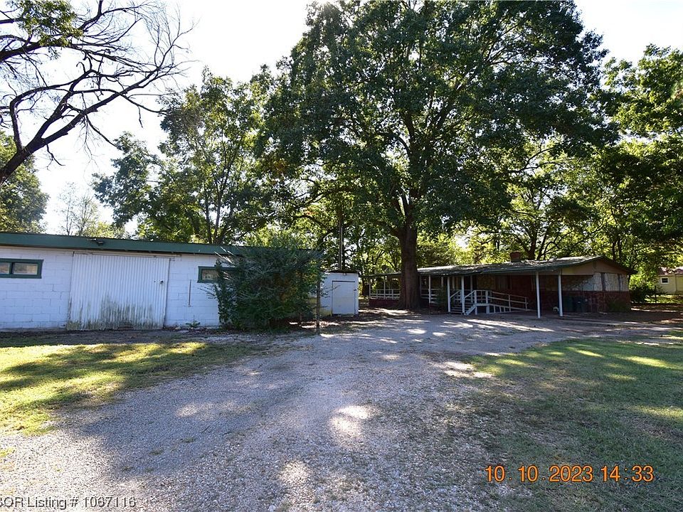 1st image of 710 W Redwood Ave
