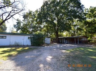 710 W Redwood Ave, Sallisaw, OK 74955