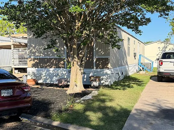 8100 S Padre Island Dr Trailer 214, Corpus Christi, TX 78412