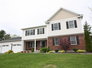 14 Stonecrest Dr #14B, Mechanicville, NY 12118
