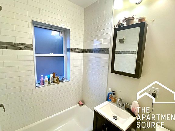 5th image of 2131 W Giddings St #2A