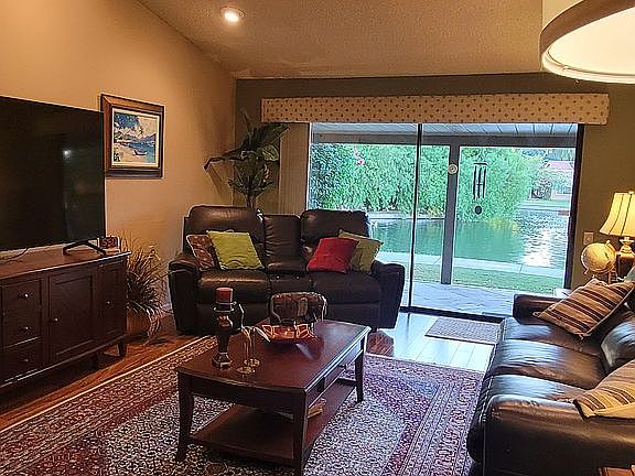 Living Room 10' slider