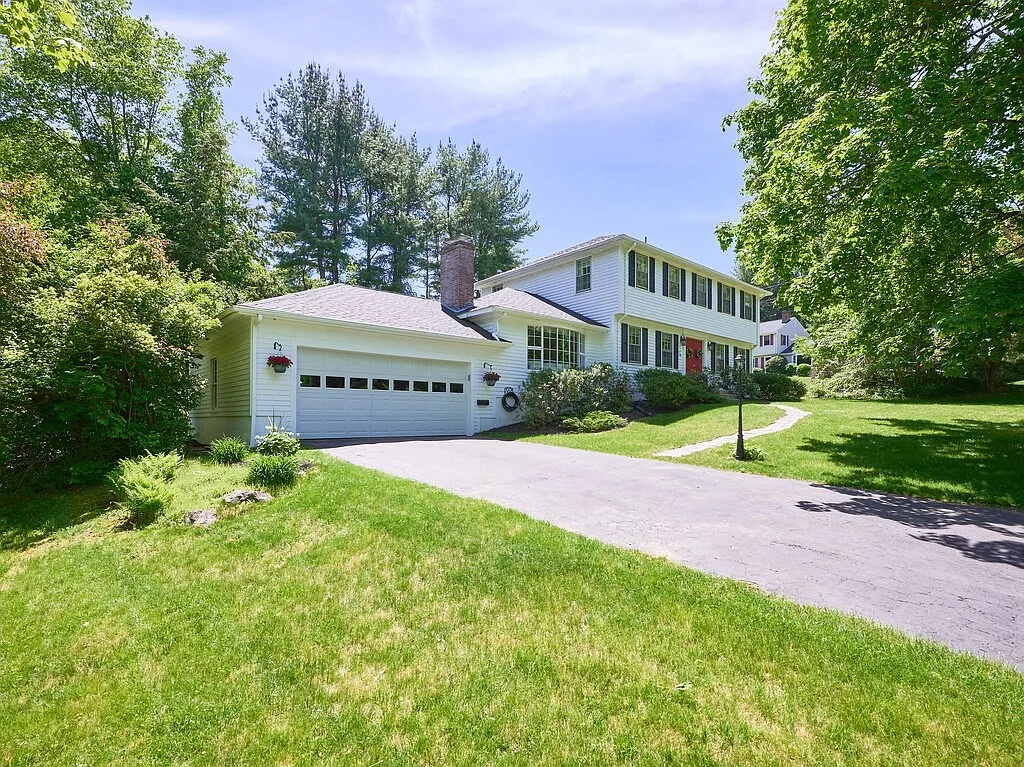 4 bed, $3,600 — Photo 2