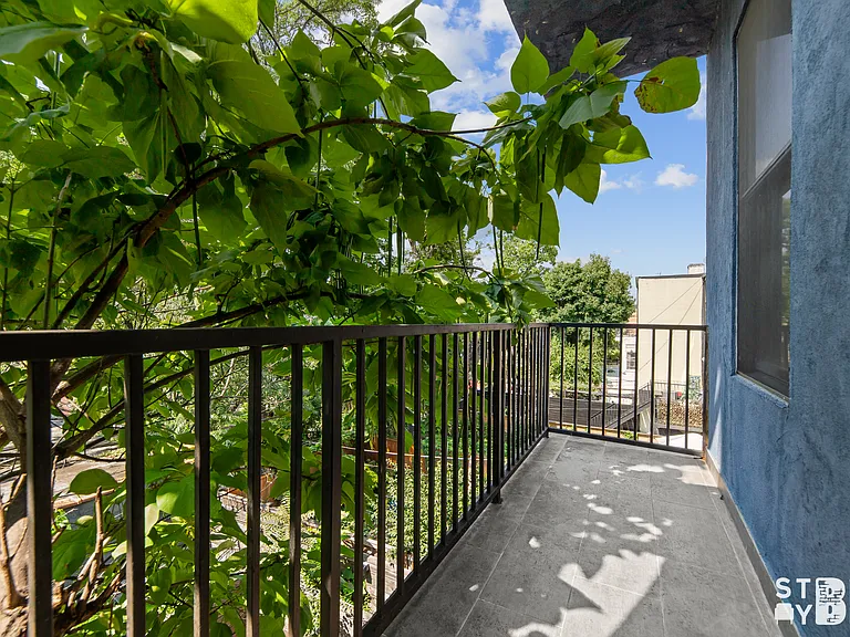 89 Moffat St #3M — Photo 6