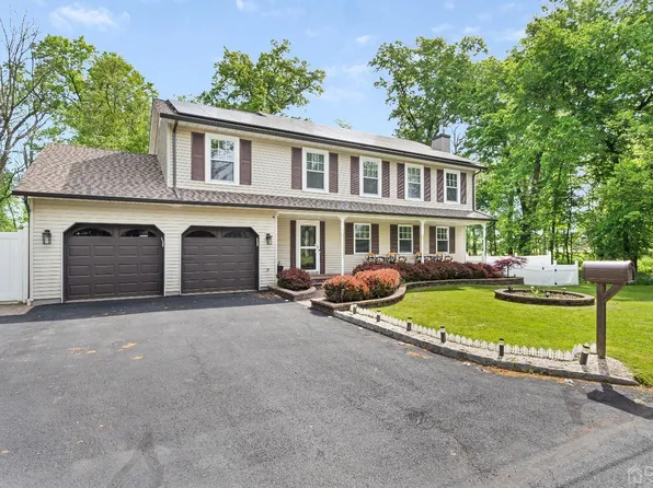 19 4th Pl, Piscataway, NJ 08854
