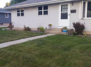 6284 S 20th St, Milwaukee, WI 53221