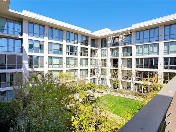 4th image of 255 Berry St APT 518