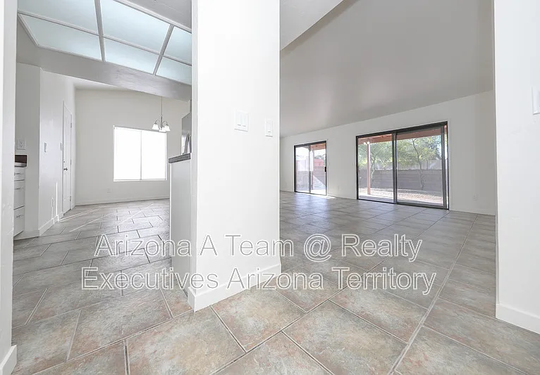 10140 E Karen Pl — Photo 12