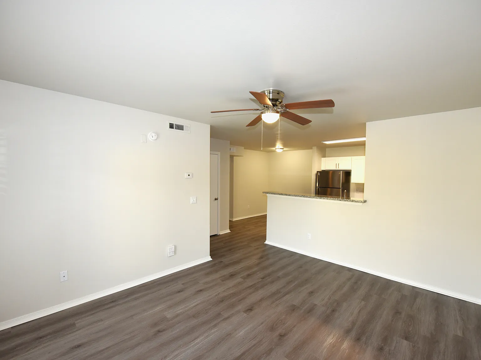 Keystone Crossing Apartment Homes — Photo 4