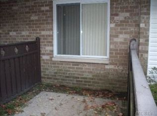 855 Birchwood Rd, Medford, NY 11763