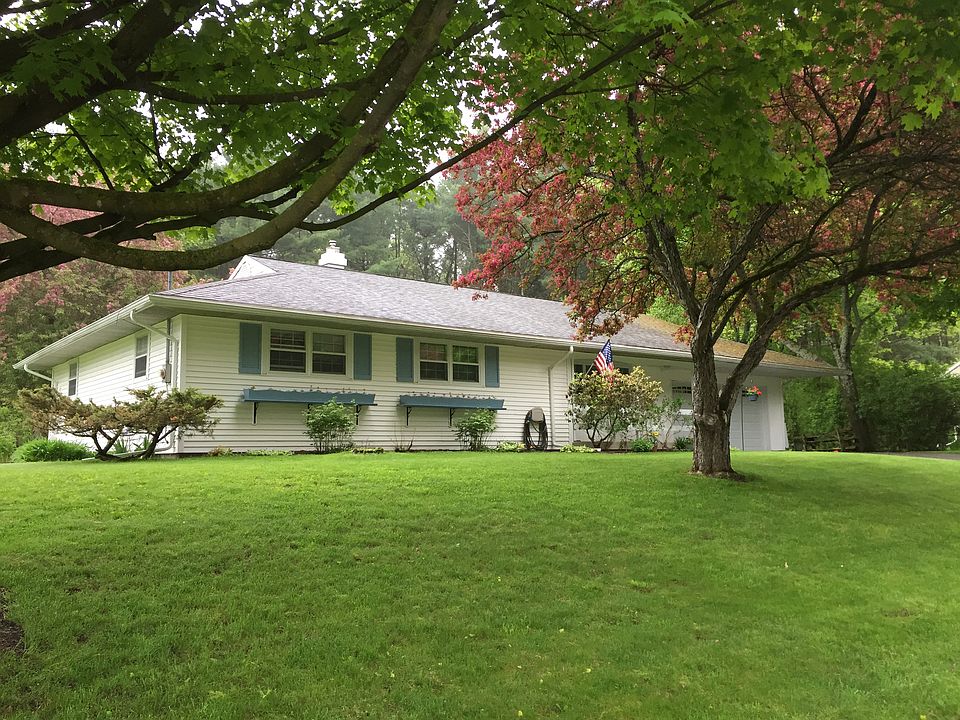 1st image of 13 Bradley Dr