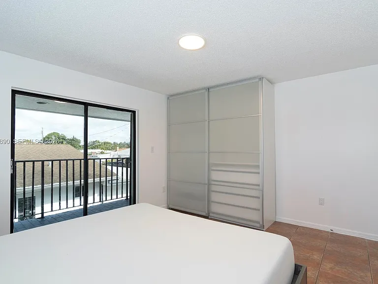 2729 SW 67th Ave — Photo 19