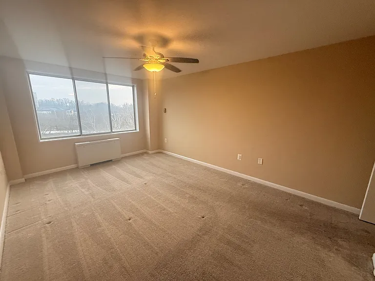 10201 Grosvenor Pl — Photo 19