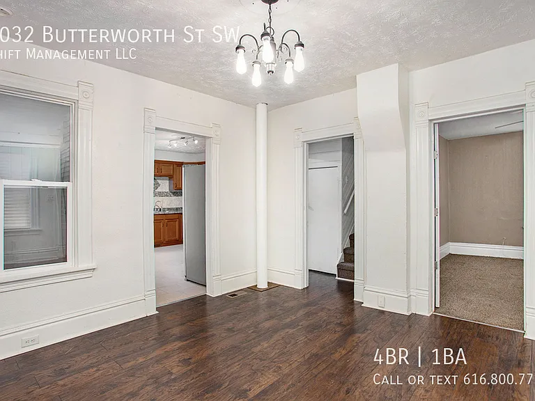 1032 Butterworth St SW — Photo 2