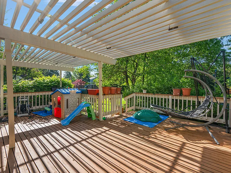 44831 Huntington Dr — Photo 3