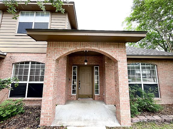3rd image of 1809 McGinnis Ct