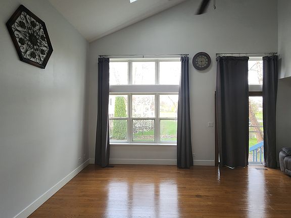 3rd image of 23 Linden Ct