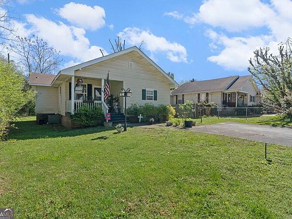 4th image of 45 Shannon Rd NE