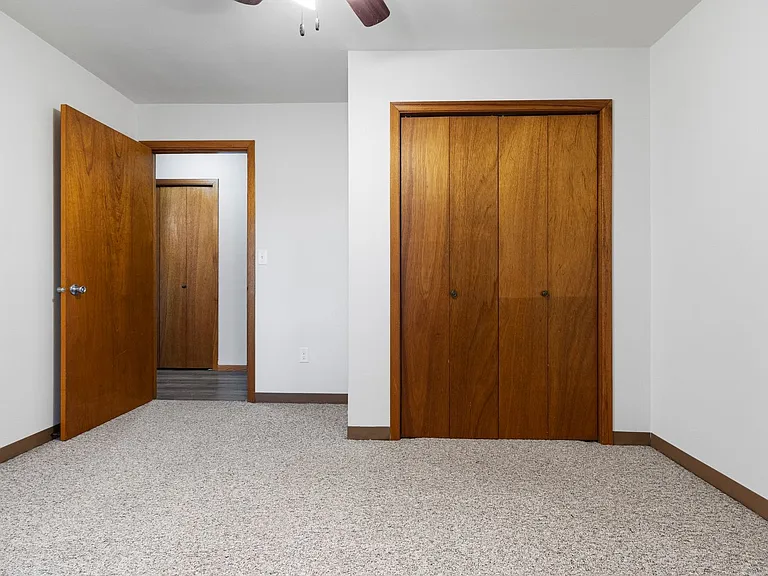 East Shore Apartments — Photo 12