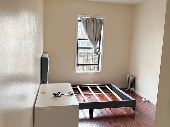 4th image of 2 Pinehurst Ave APT F2