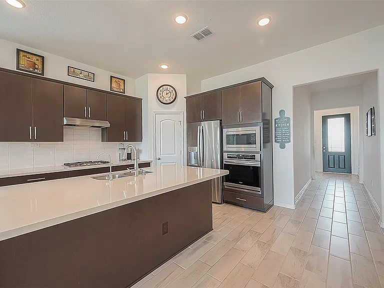 1838 Smithers Landing Dr — Photo 15
