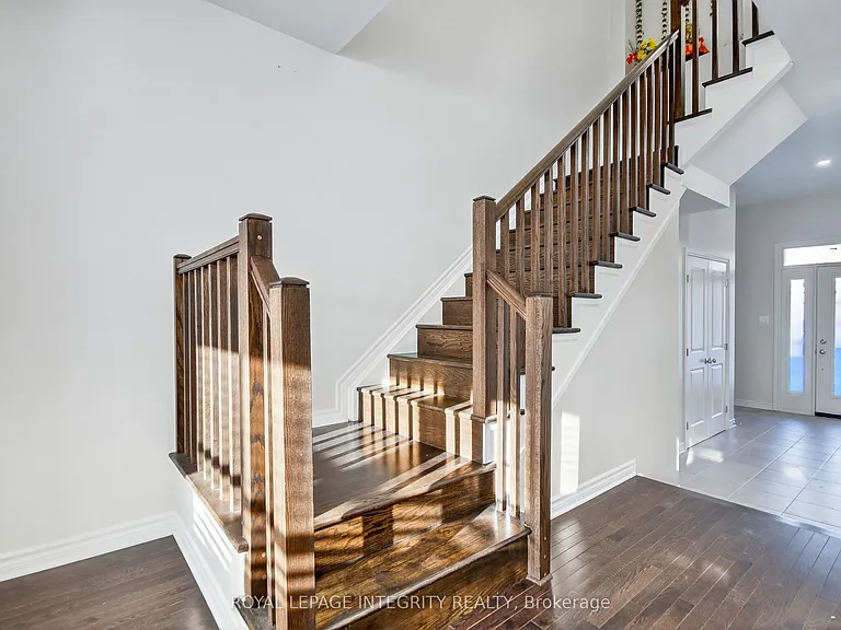 165 Angelonia Cres — Photo 10