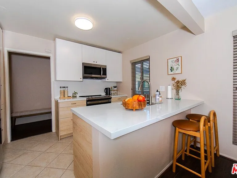 6001 Canterbury Dr #303 — Photo 10