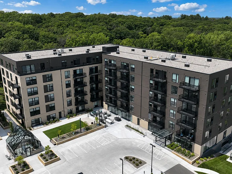 The Eloise Apartments — Photo 64
