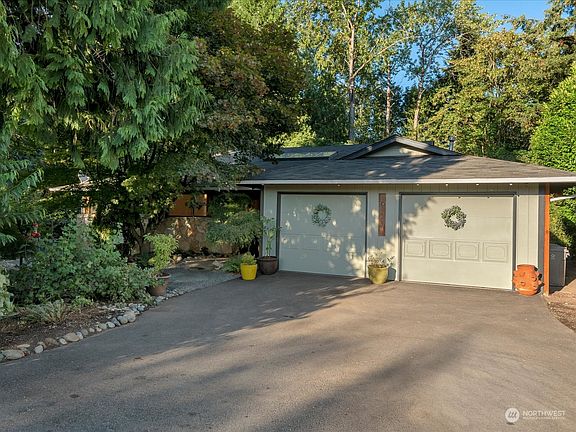 3rd image of 26030 Woodland Way S