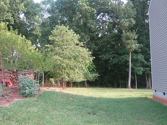 2nd image of 2041 Broadview Dr
