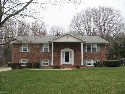 1880 Meadow Glen Ln, Winston Salem, NC, 27127