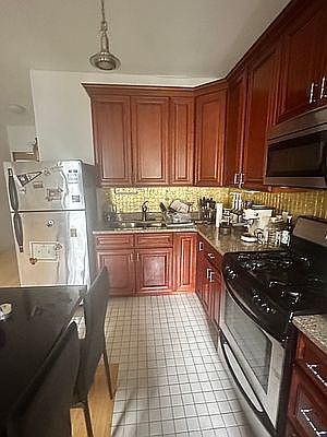 2nd image of 207 E 117th St APT 3