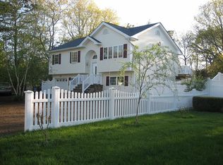 118 Seusing Blvd, Hauppauge, NY 11788