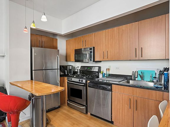 4th image of 20 West St APT 21A