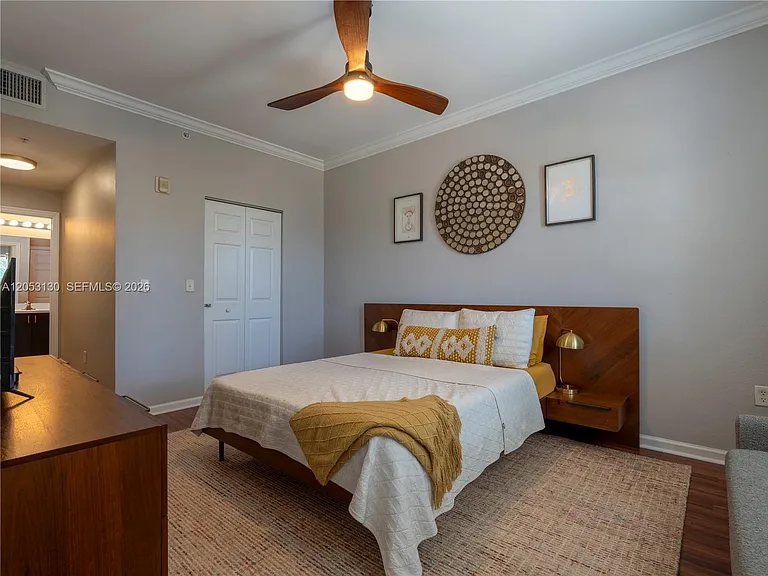 533 NE 3rd Ave #306 — Photo 4