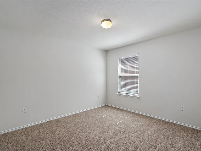 146 Russet Trl — Photo 26