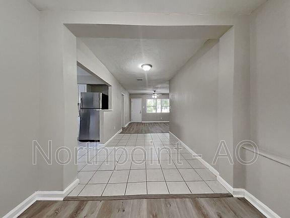 5th image of 6810 Lyman Ave