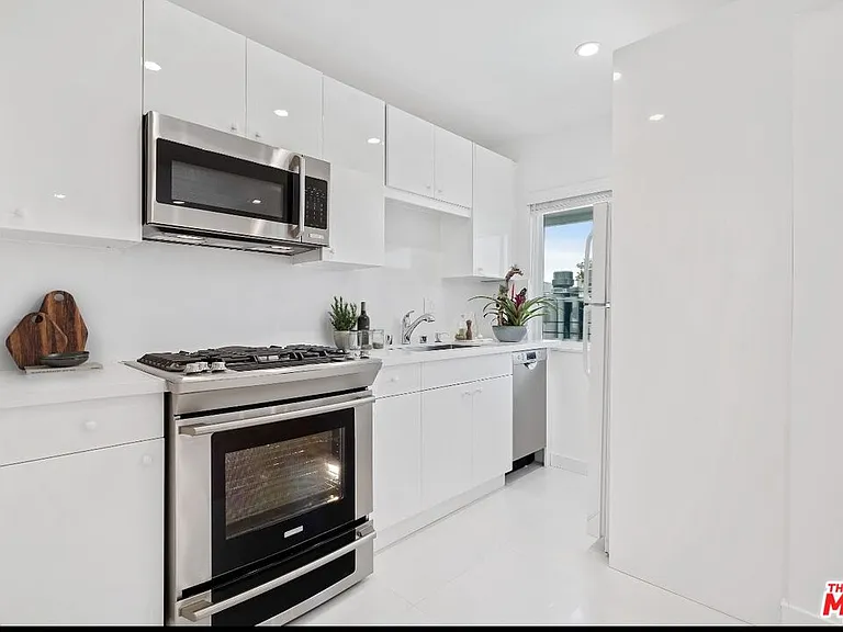 119 Paloma Ave #D — Photo 5