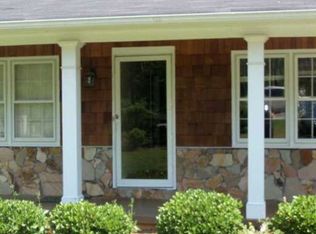 1090 Dogwood Rd, Snellville, GA 30078