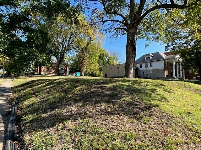 1st image of 2700 E Linwood Blvd