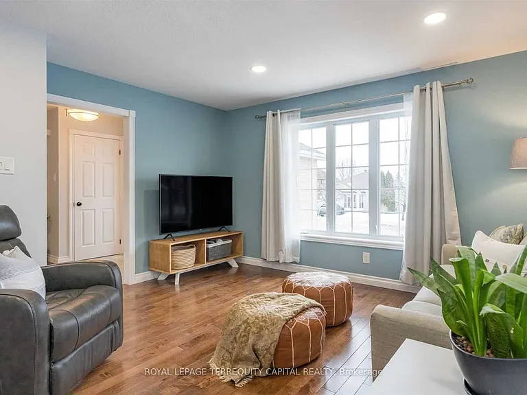 28 Brighton Rd #UPPER — Photo 9