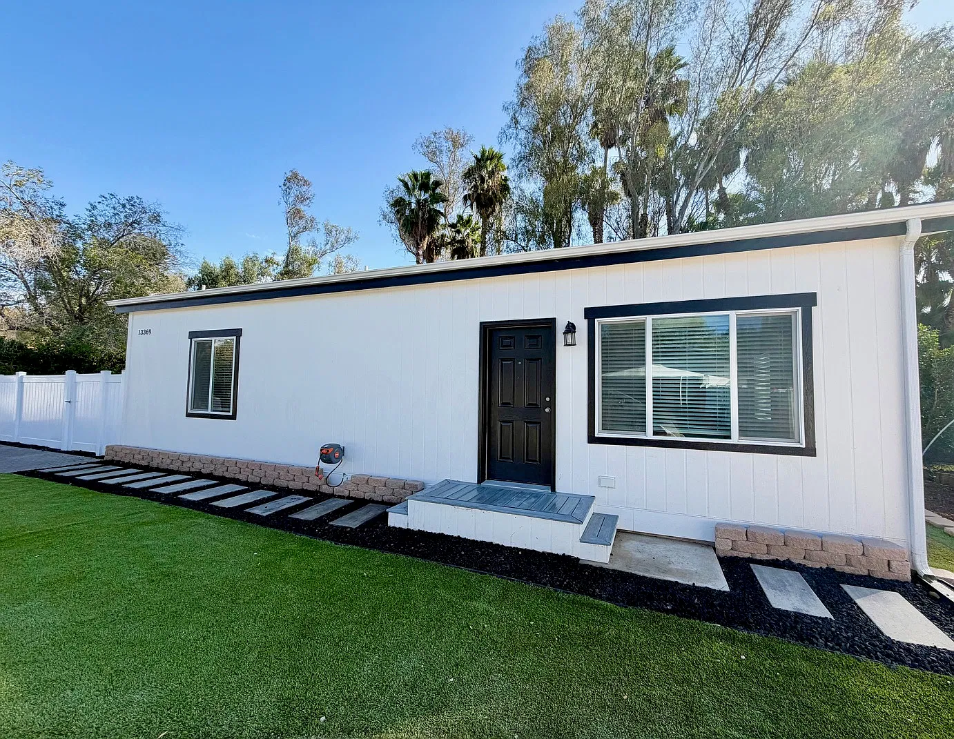 2 bed, 800 sqft, $2,995 — Photo 3