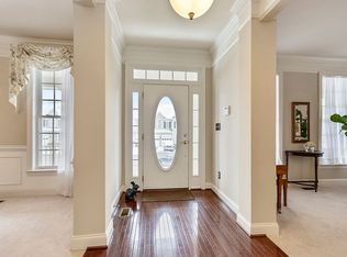 42725 Ridgeway Dr, Ashburn, VA 20148