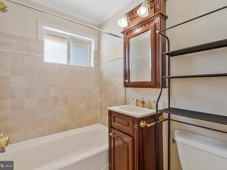 304 Patrick St SW — Photo 23